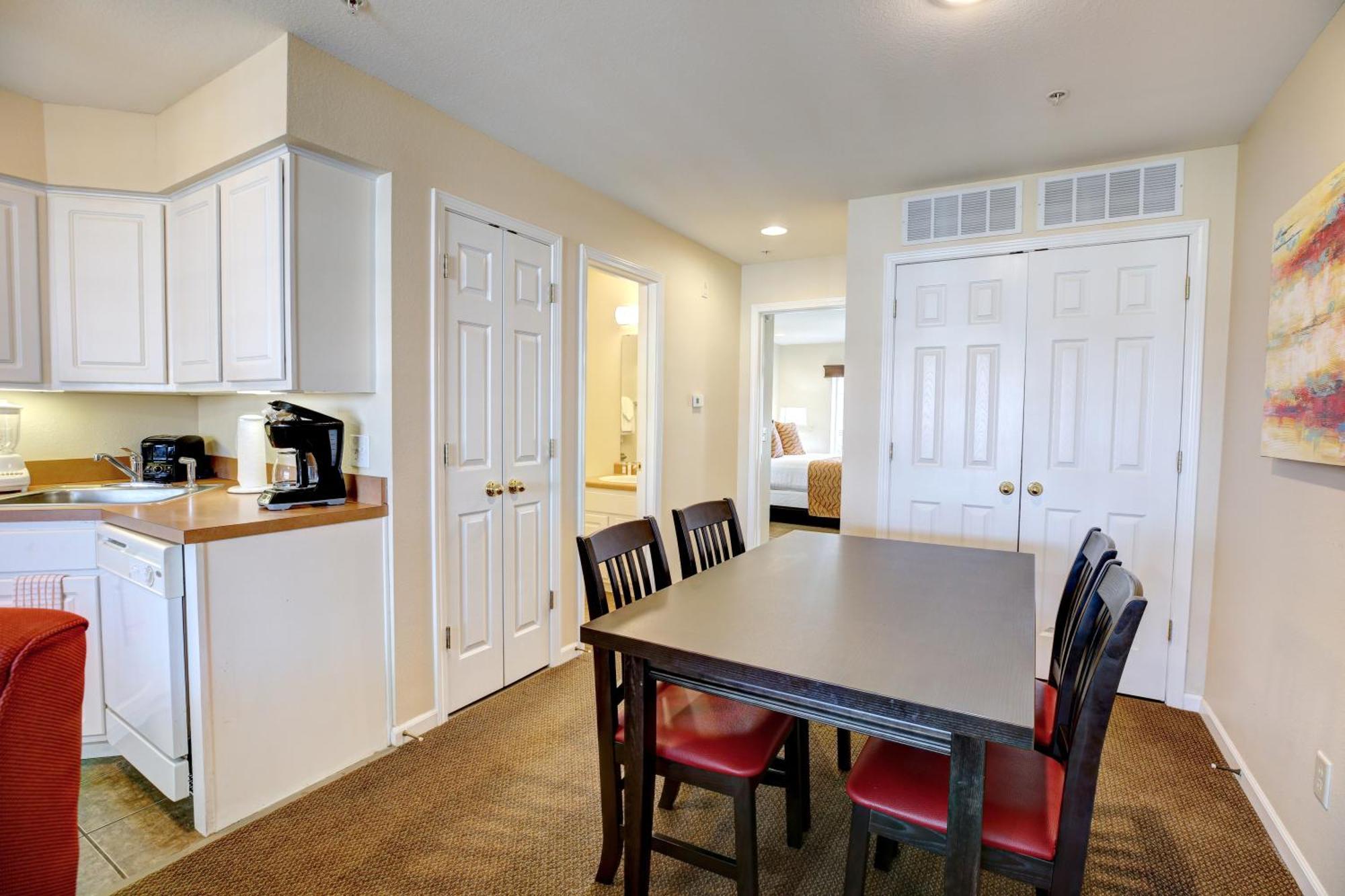 Grand Crowne Resort Branson Room photo